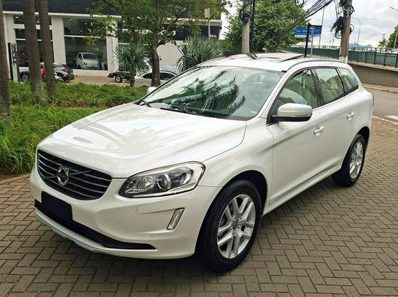 VOLVO XC60 2.0 T5 MOMENTUM GASOLINA 4P AUTOMÁTICO VOLVO XC60 2.0 T5 MOMENTUM GASOLINA 4P AUTOMÁTICO